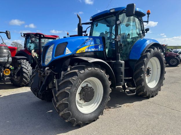 Picture of New Holland T7040