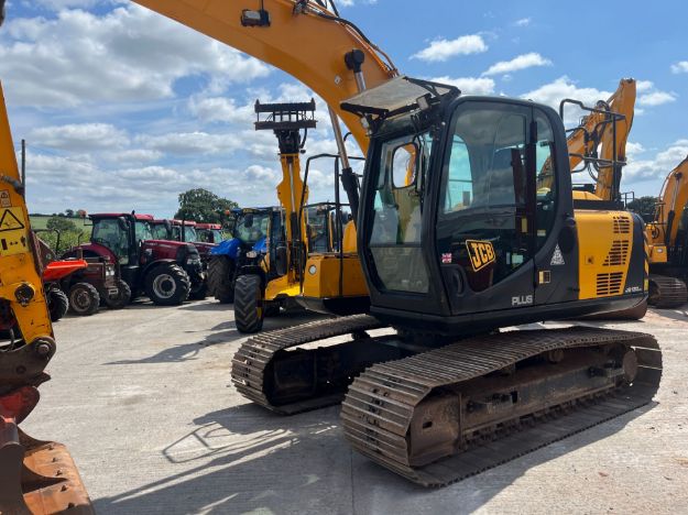 Picture of JCB JS130 LC