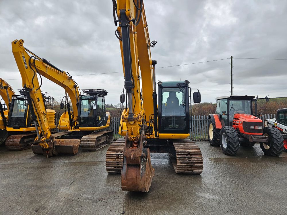 JCB JS130: New & Used Tractors Wales & UK | Excavators & Tankers