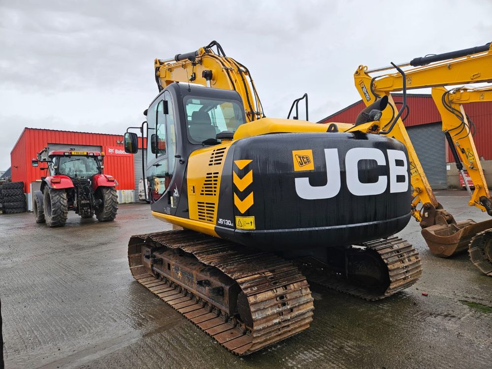 JCB JS130: New & Used Tractors Wales & UK | Excavators & Tankers