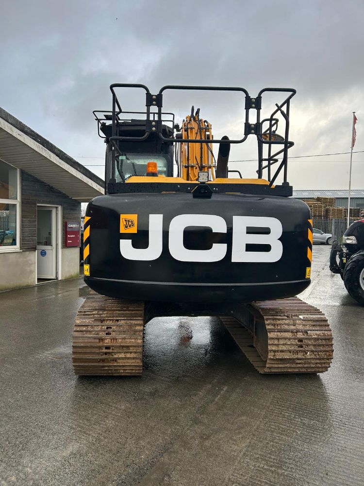 JCB JS130LC+: New & Used Tractors Wales & UK | Excavators & Tankers