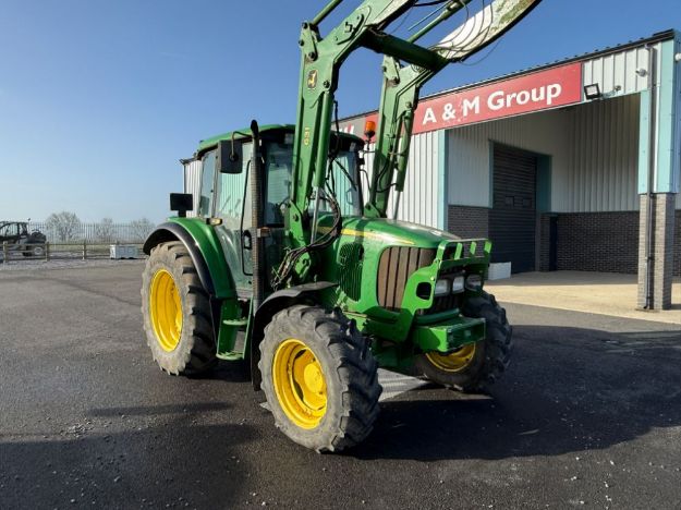 Picture of John Deere 6220