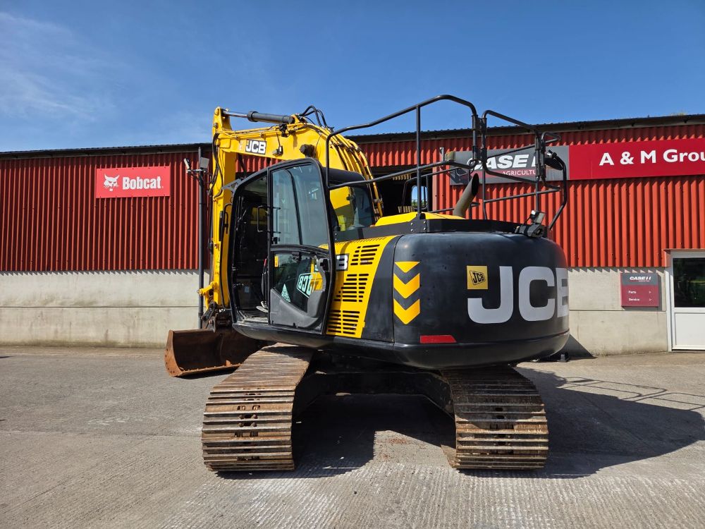 JCB JS130: New & Used Tractors Wales & UK | Excavators & Tankers